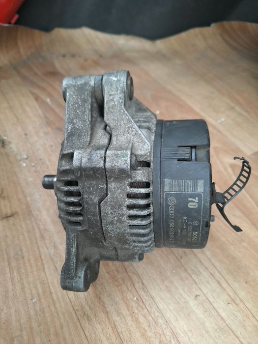 Генератор Ауди 80 Б4