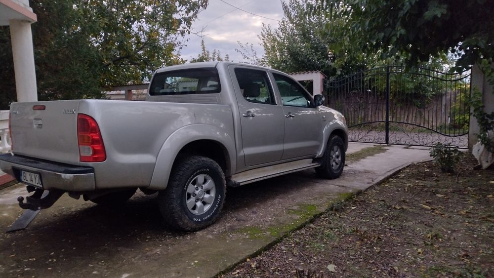 Vând Toyota Hilux 3.0 manuală
