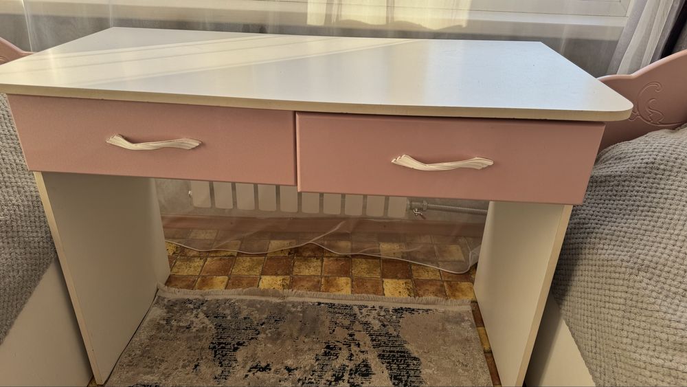 Срочно. Продам детский спальный гарнитур