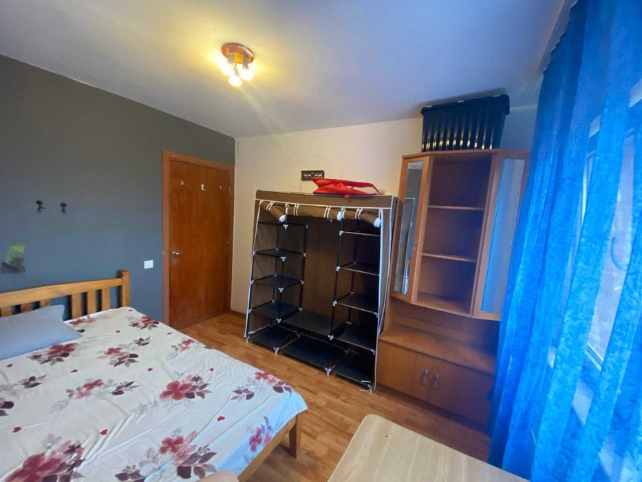 catam coleg/colega pentru 1 camera in ap 3 camere, strada posada 1