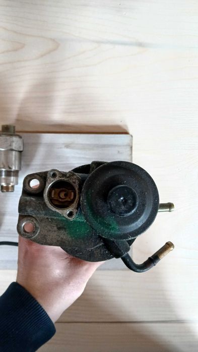 Подкачваща помпа с горивен филтър