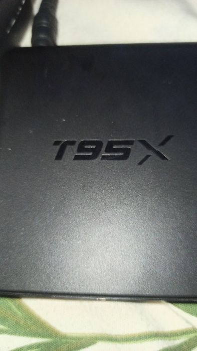 Продам андроид тв приставку