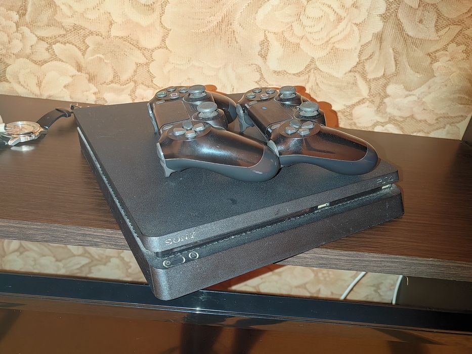 Sony Playstation 4 slim