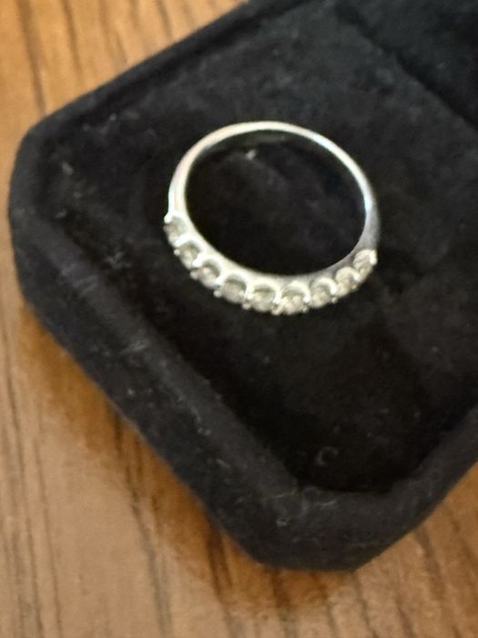 Продам кольцо золотое  с брилл.750 проб.