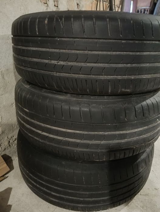 225-55-17 Vredestein