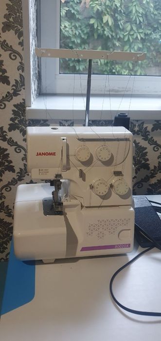 Оверлок продаётся