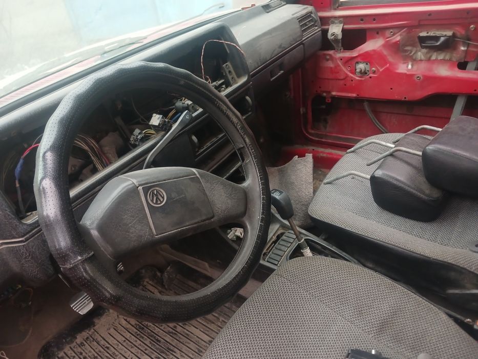 Джета на разбор есть двигатель есть некоторые запчасти