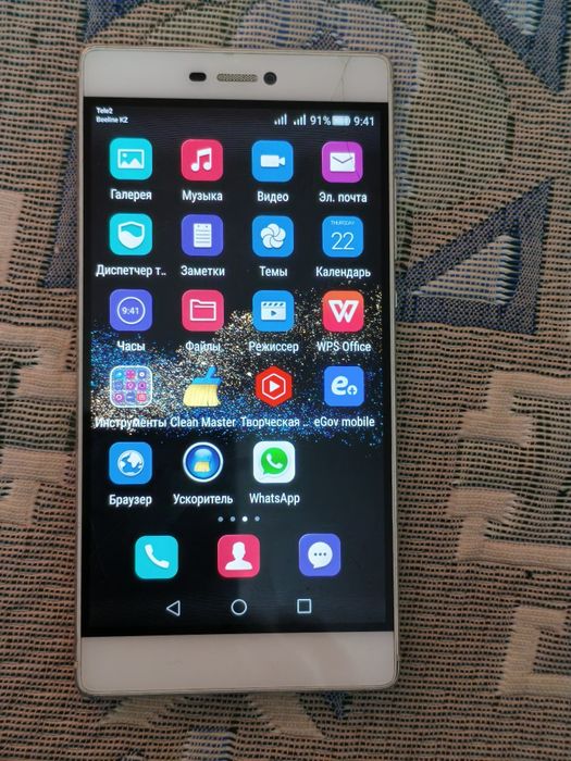 Продам смартфон Huawei P8