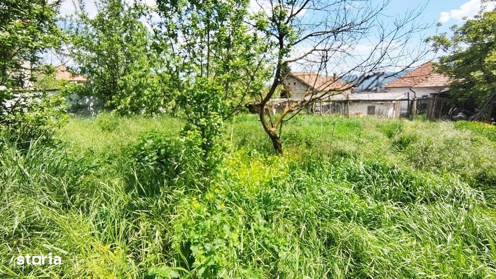 Teren intravilan de 2108 mp, cu casa, zona excelenta, Dambul Rotund