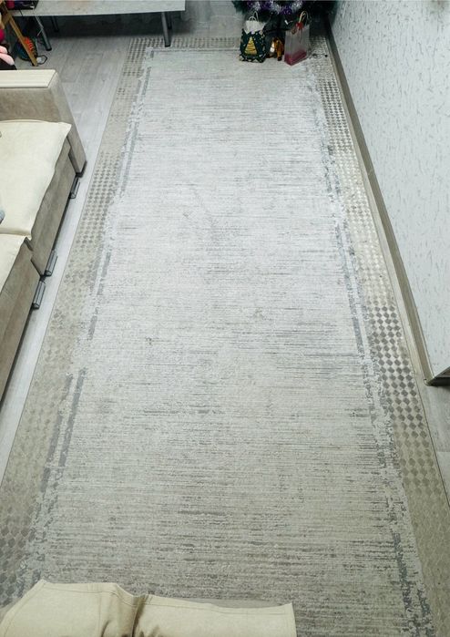 Продам ковер 2*5 в отличном состоянии. Производство Турция