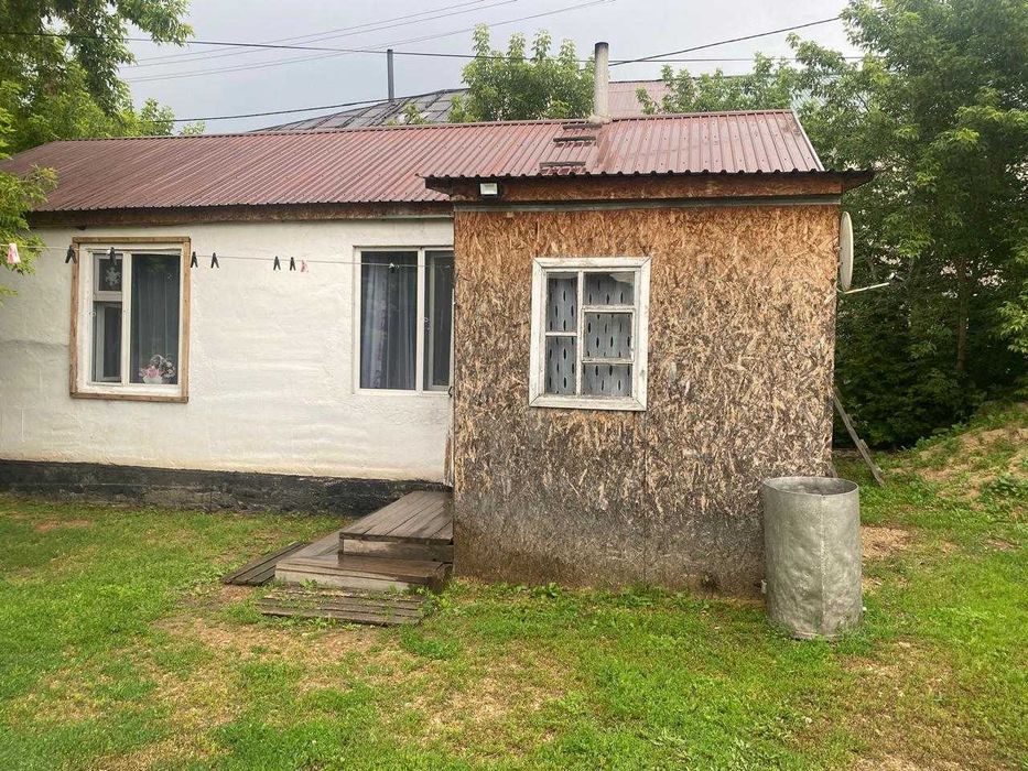 Продам участок с жилой времянкой