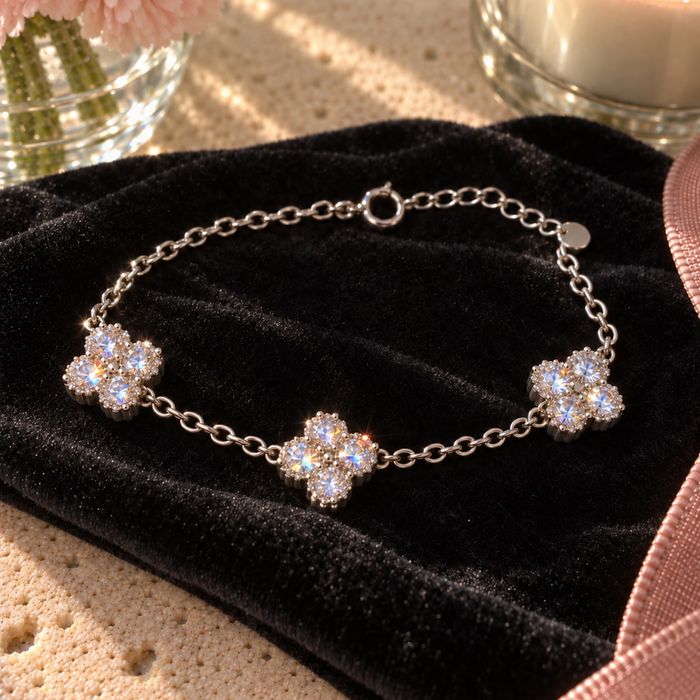 Brațară delicată din argint S925 cu moissanite