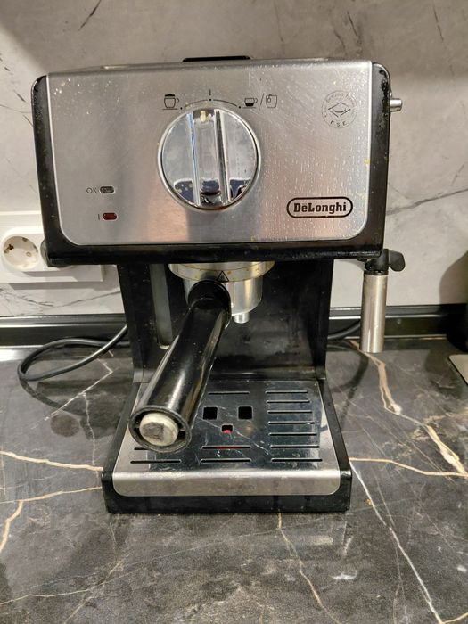 Продам кофе машину Delonghi
