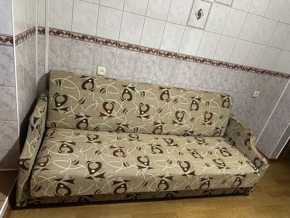 Продам диван за символическую сумму