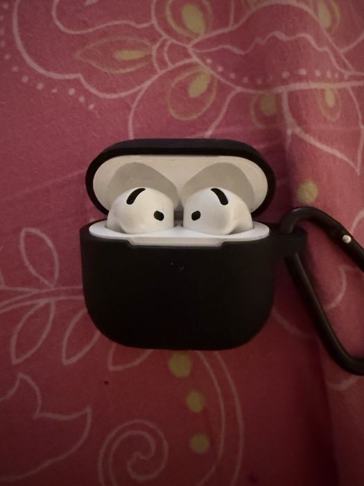 Vand Airpods 4 ca noi