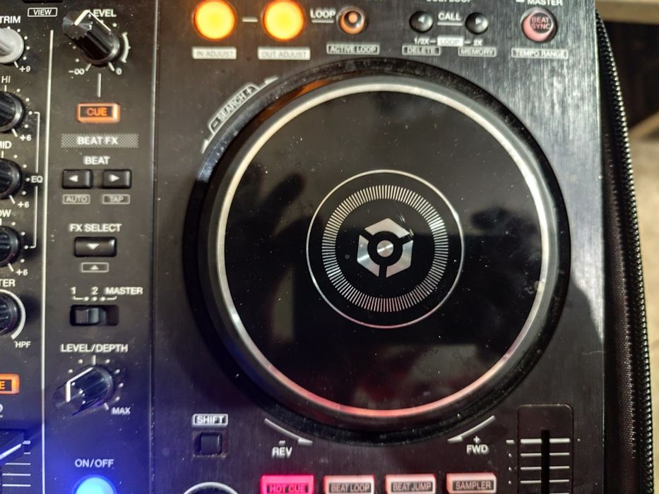Pionner DDJ-400 rekordbox Конзола