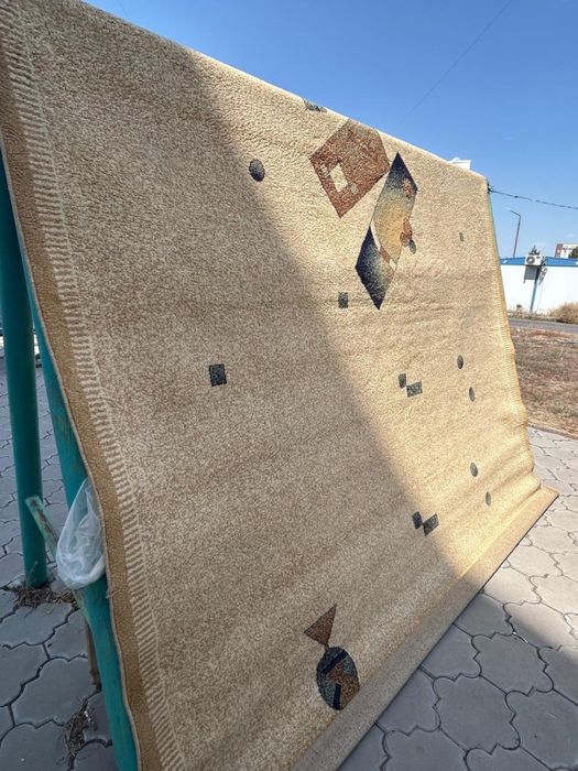 Продам ковер, в отличном состоянии, качественные