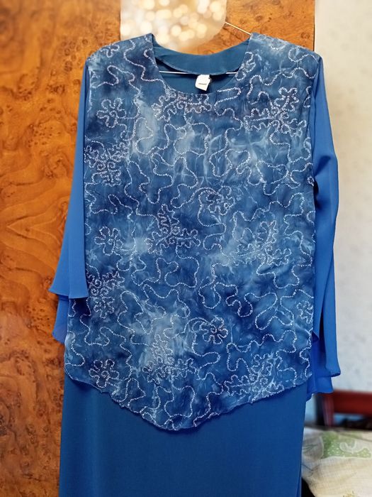 Продается женское платье