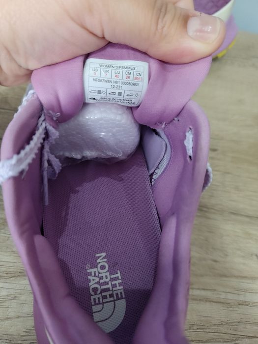 Чисто нови маратонки the north face 40 номер