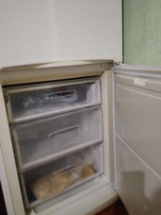 Холодильник indesit 0,9A indesit 0,9A 110w