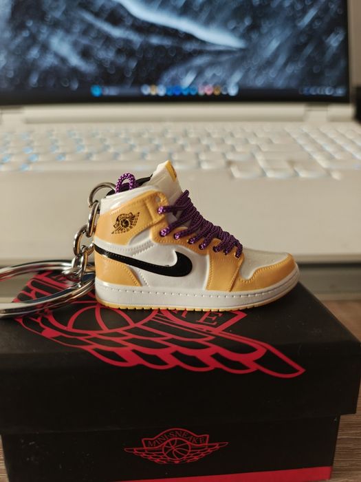 Breloc Jordan x Lakers