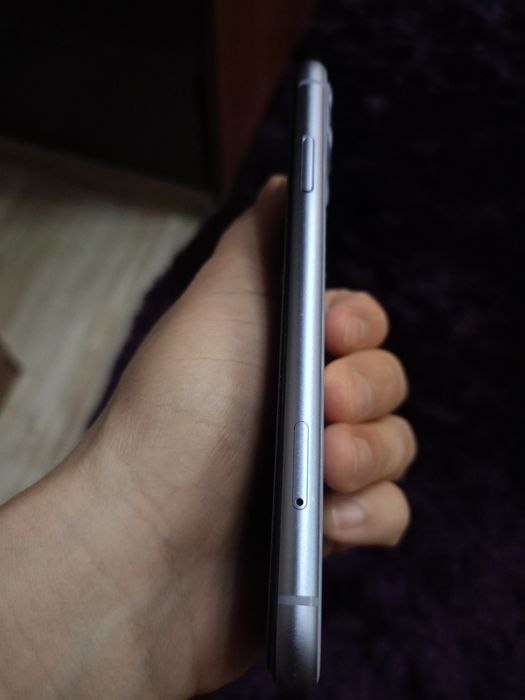 Продам айфон 11 128гб