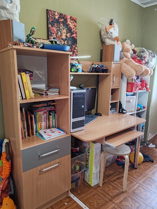 Продам письменный стол