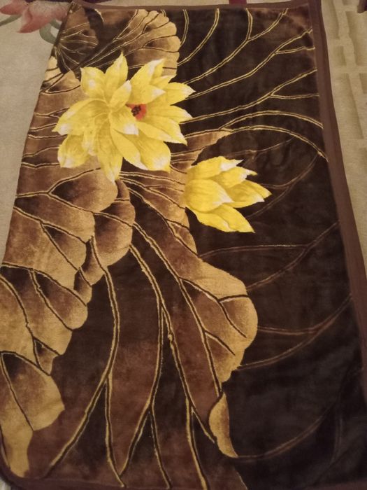 Продам тёплые пледы на двуспалку и полуторку