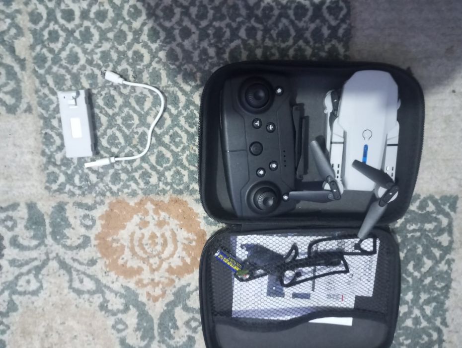 Дрон Е88 про ...