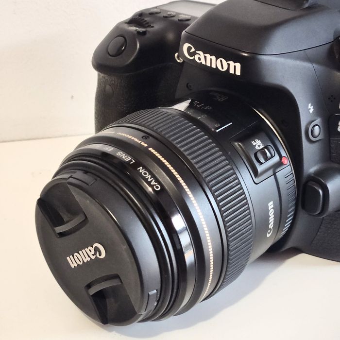 KIT Canon 80D + Canon EF 85mm f/1.8 USM – stare impecabilă