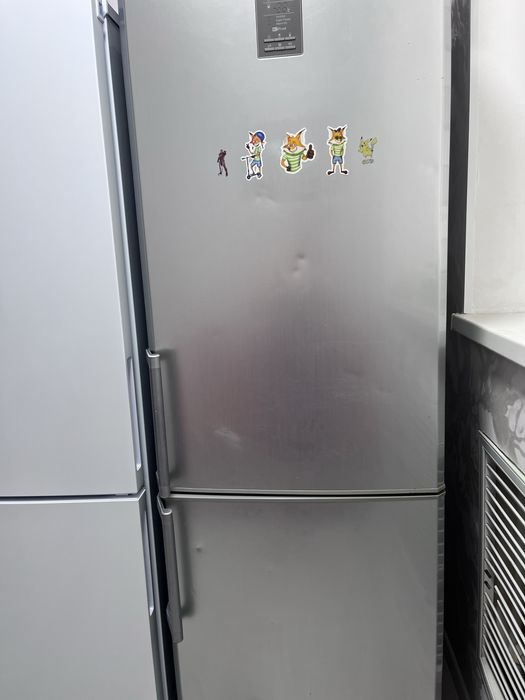Холодильник Samsung