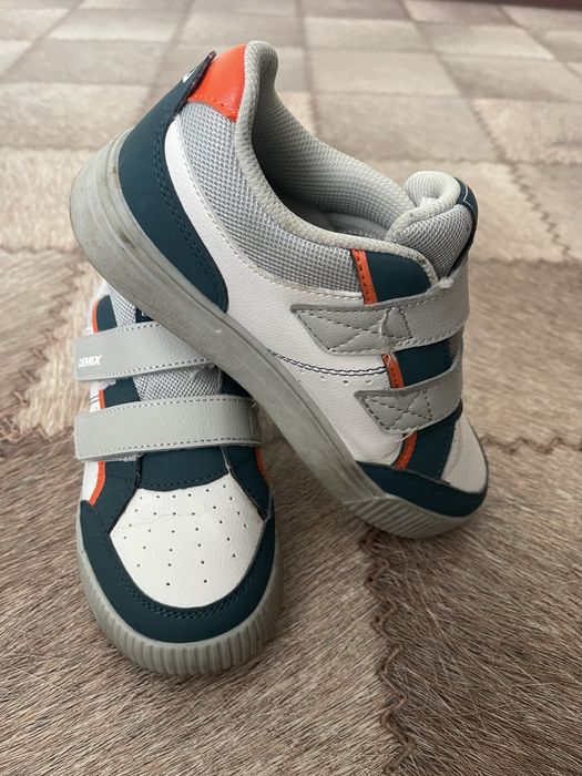 Продается детская обувь