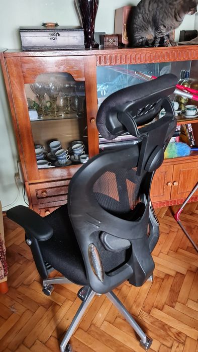 Scaun calculator ergonomic model Diablo. Pret 700 lei