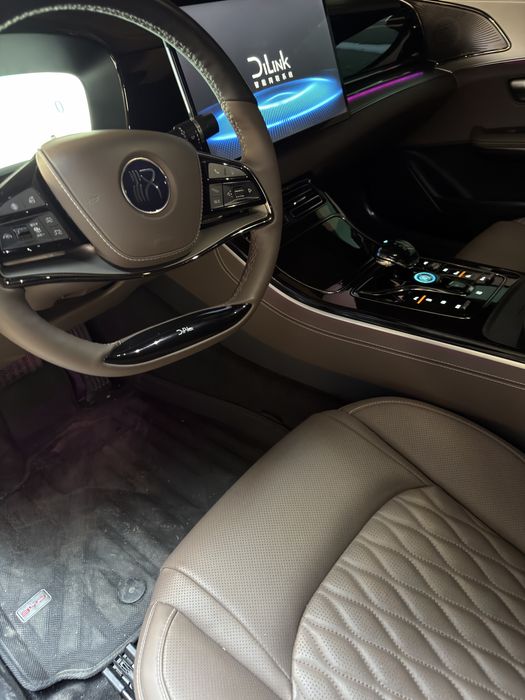 Черный BYD Han EV 600km