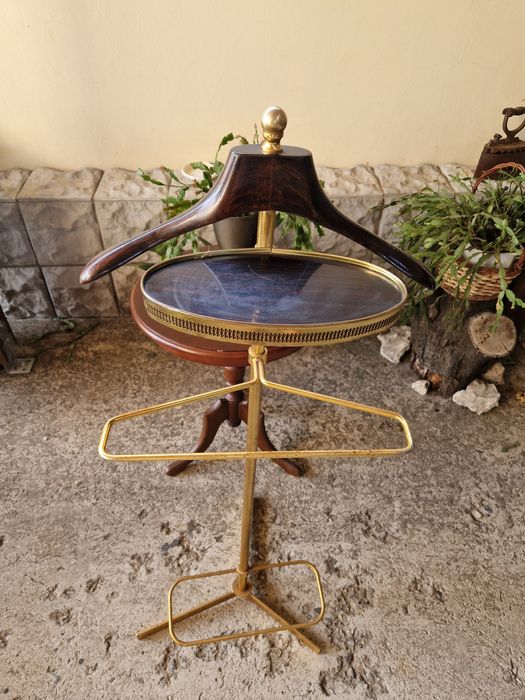 Прекрасна антикварна италианска бронзова закачалка