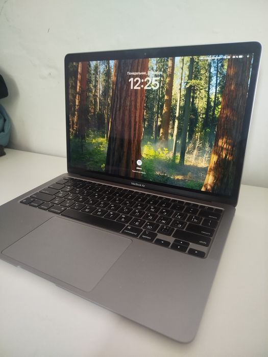 Продаеться MacBook Air