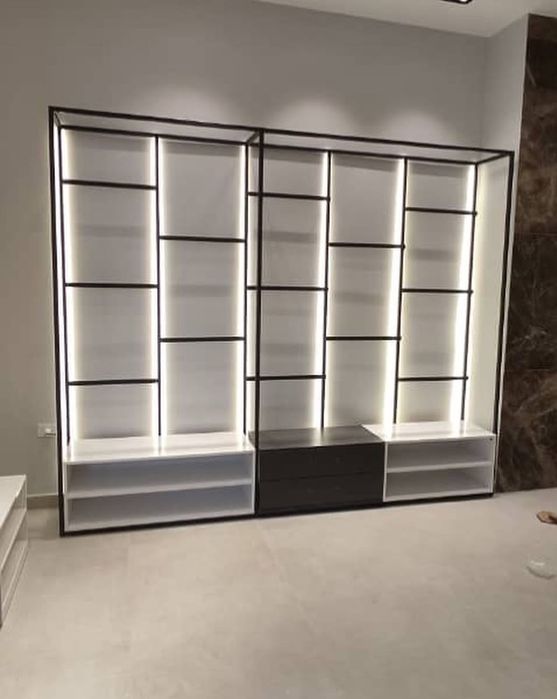 Проектиране и цялосно оборудва за бутици  и магазини.