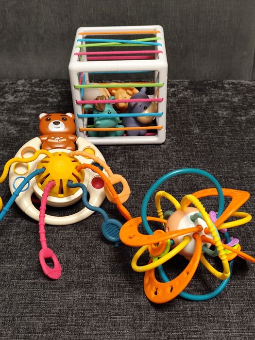 Игрушки развивающие для малышей 0+