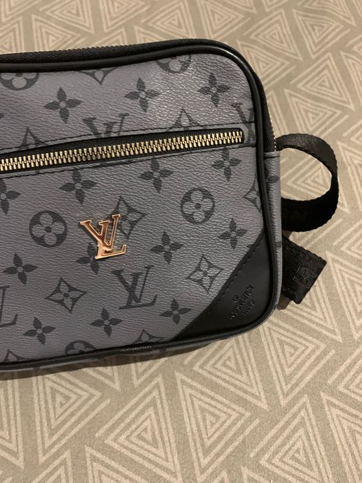 Borseta Louis Vuitton - OFERTĂ - 199 RON