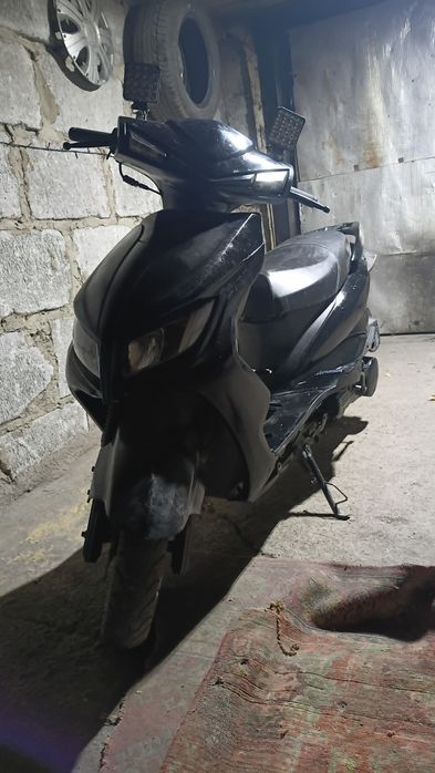 Продам скутер м8 150куб