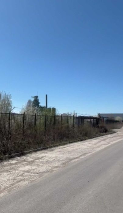 Собственик продава парцел на първа линия в промишлена зона срещу входа на асфалтова база на Щрабаг до кв. Обеля