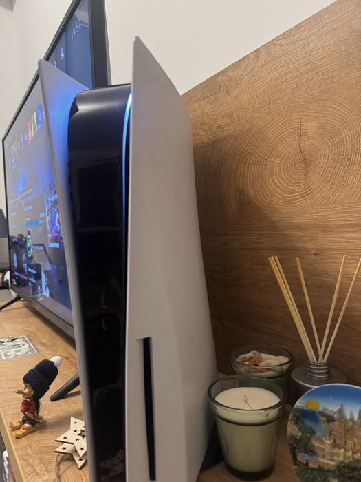 PlayStation 5 Disk Edition 825GB (PS5) + Controller + Joc AC Mirage