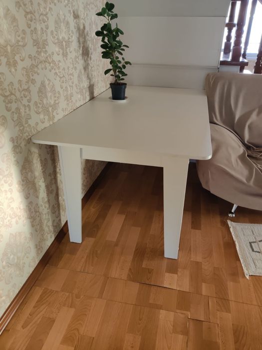 Стол кухонный