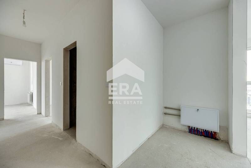 Продава се Тристаен апартамент в София, Хладилника - 127 кв.м за 1839 €/кв.м - Снимка #4