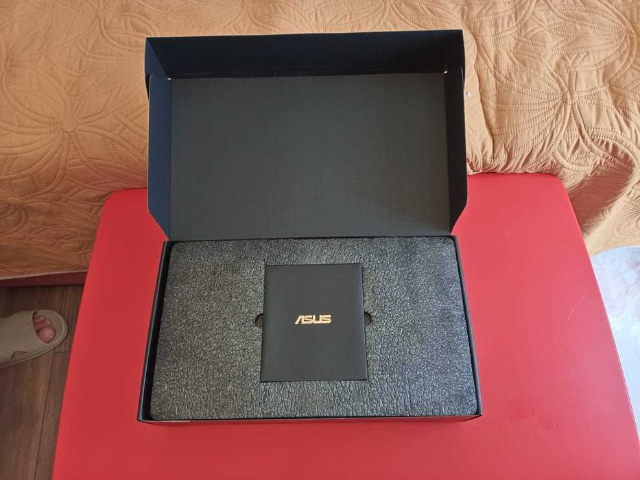 Видеокарта ASUS AMD Vega 64