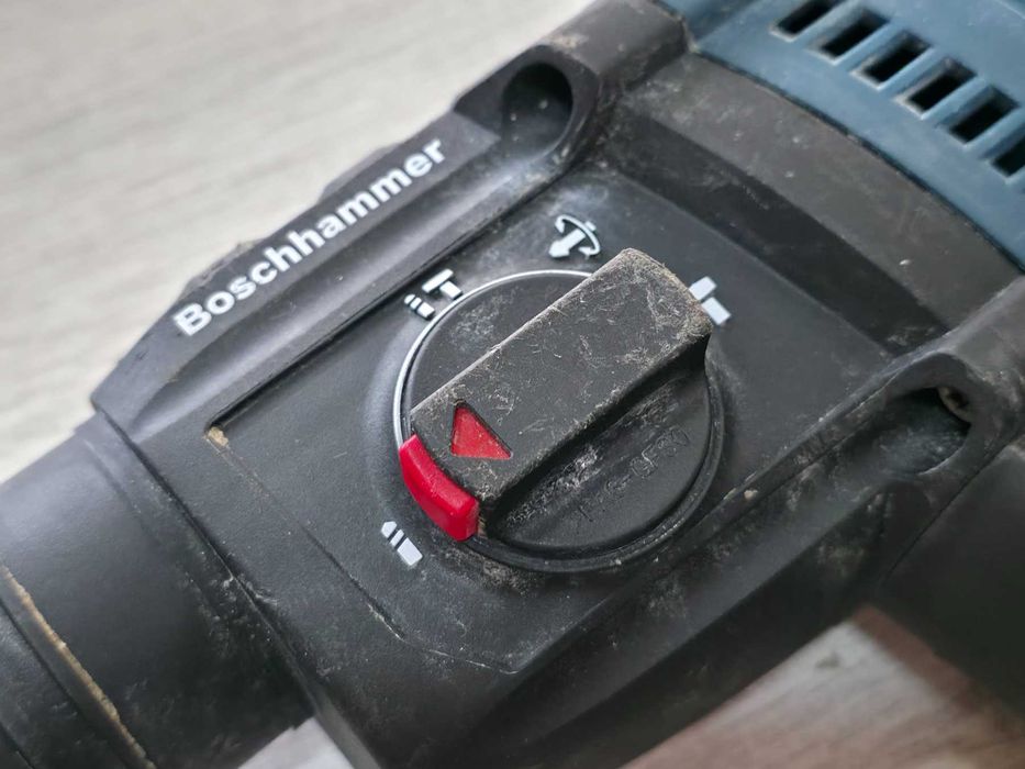 Професионален перфоратор Bosch GBH 180-LI с батерия и зарядно