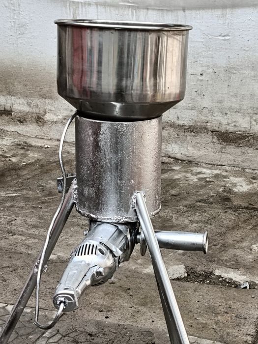 Прадаетса  драбилка мини