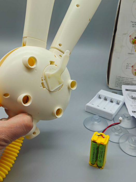 Електрически душ-играчка за баня с помпа, заек с вендузи и 2 душ глави