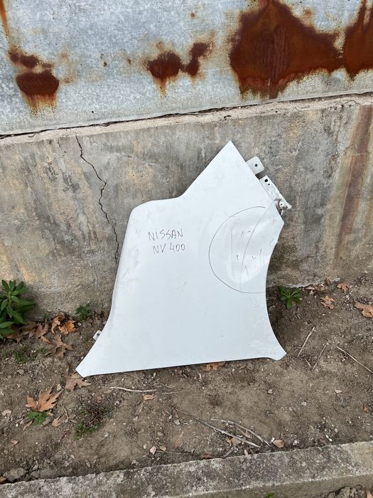 Nissan NV400 десен калник