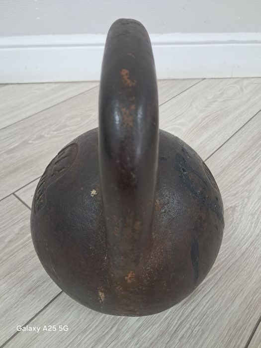 Гиря 32 кг производства СССР.